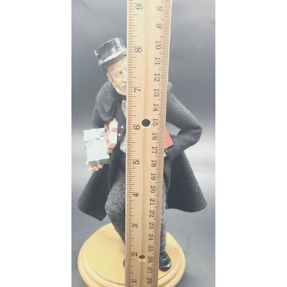 Hallmark Ebenezer Scrooge Limited Edition Figurine By Donna Lee In Original Box - Picture 5 of 13